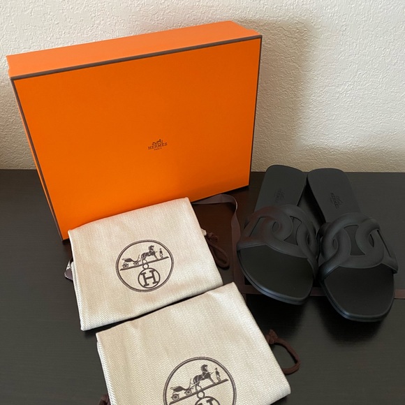 Hermes Aloha Rubber Sandals - Picture 2 of 16